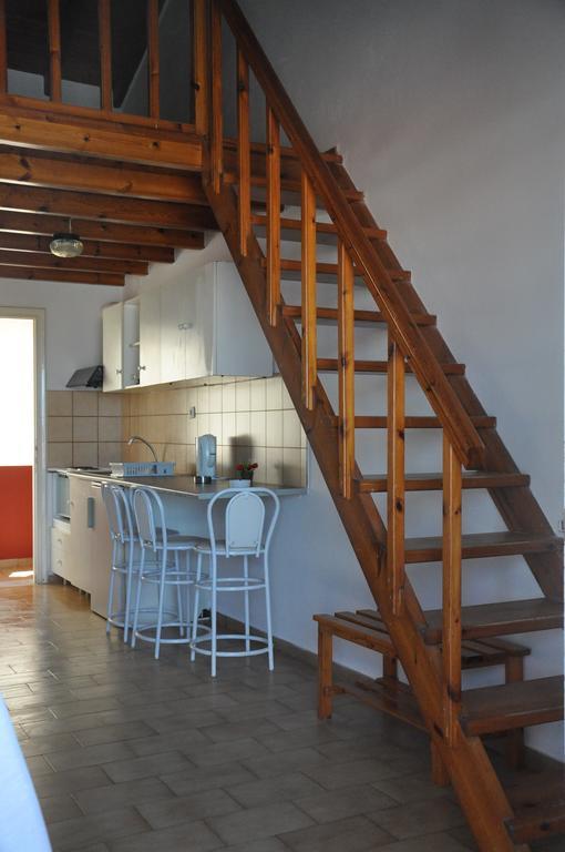 Koskinas Apartments アカラヴィ 部屋 写真