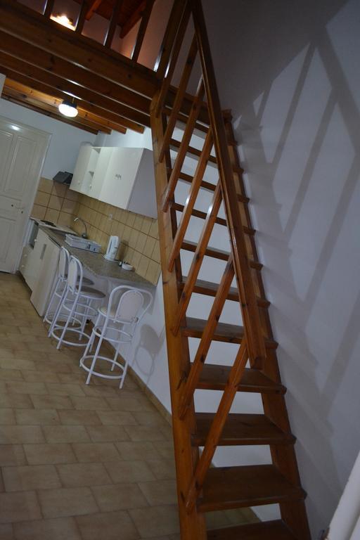 Koskinas Apartments アカラヴィ 部屋 写真
